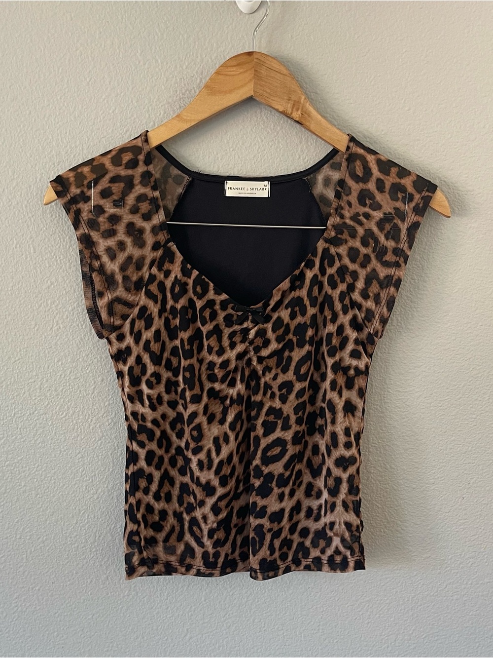 Frankee & Skylarr Leopard Animal Print Mesh Fitted Top Size M
